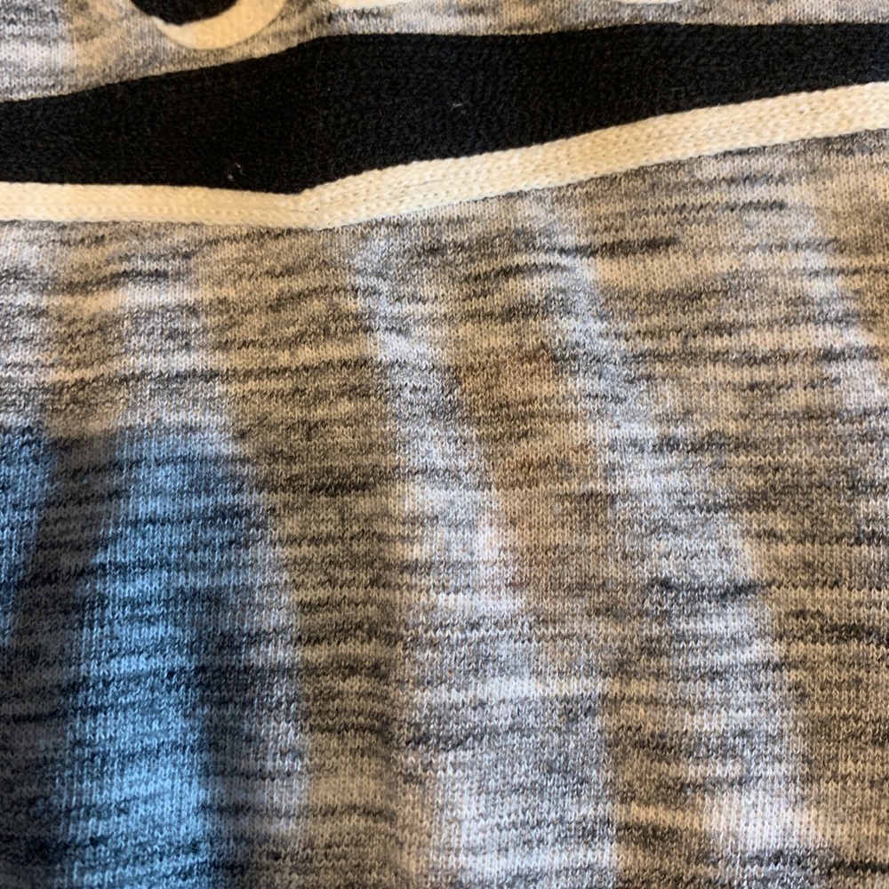 Pullover - Picture 3 of 4